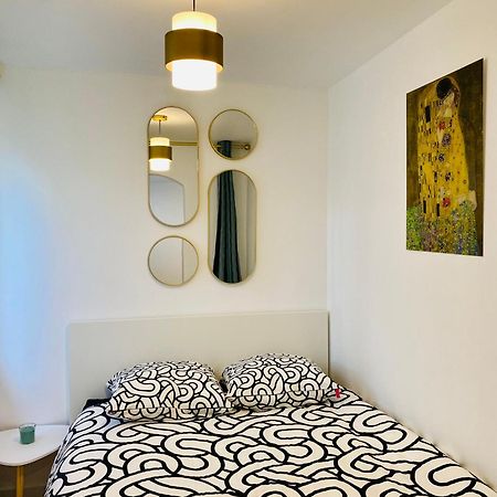 Joli Appartement Renove Incluant Parking A 10 Min De Paris Nanterre Eksteriør billede