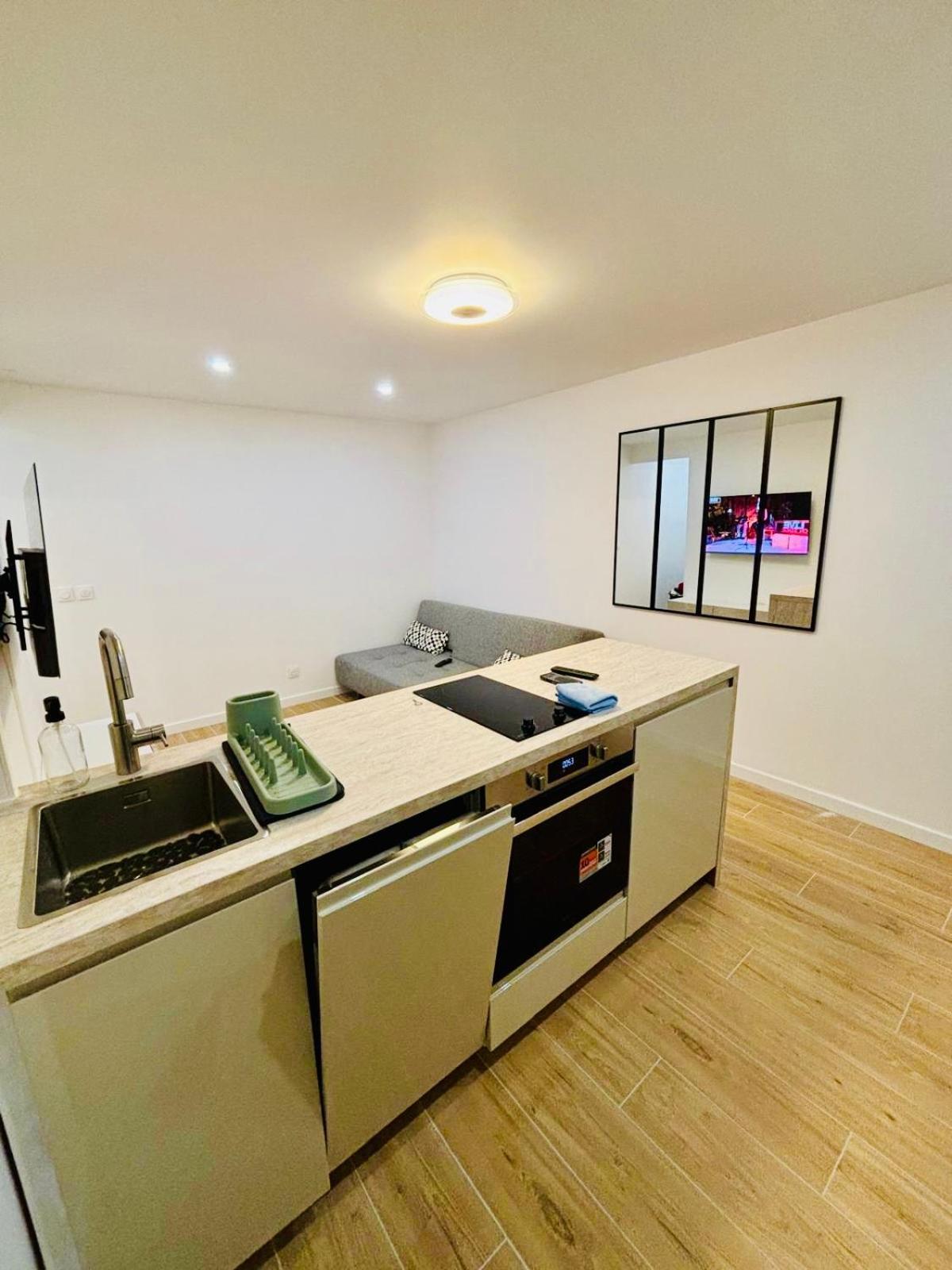 Joli Appartement Renove Incluant Parking A 10 Min De Paris Nanterre Eksteriør billede