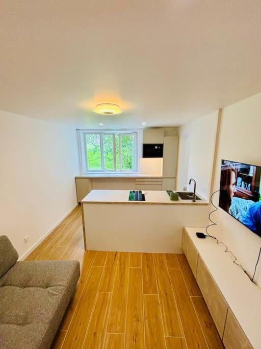 Joli Appartement Renove Incluant Parking A 10 Min De Paris Nanterre Eksteriør billede